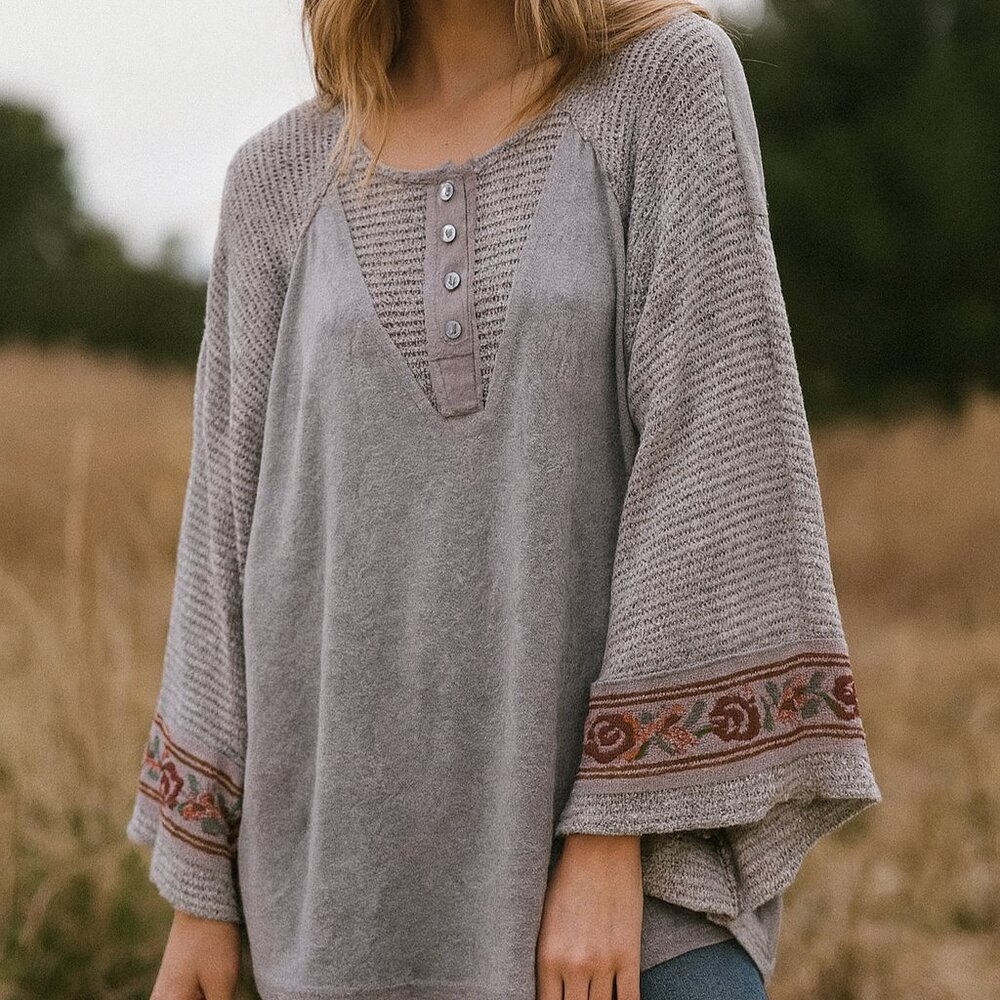 NEW Umgee Bohemian Oversized Relaxed Embroidered Blouse Knit Top size S Resort - Picture 8 of 8
